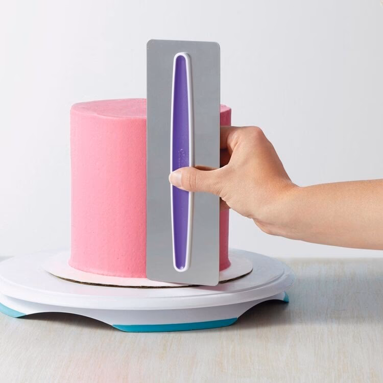 ¿Cómo se llama lo que se usa para alisar tortas?