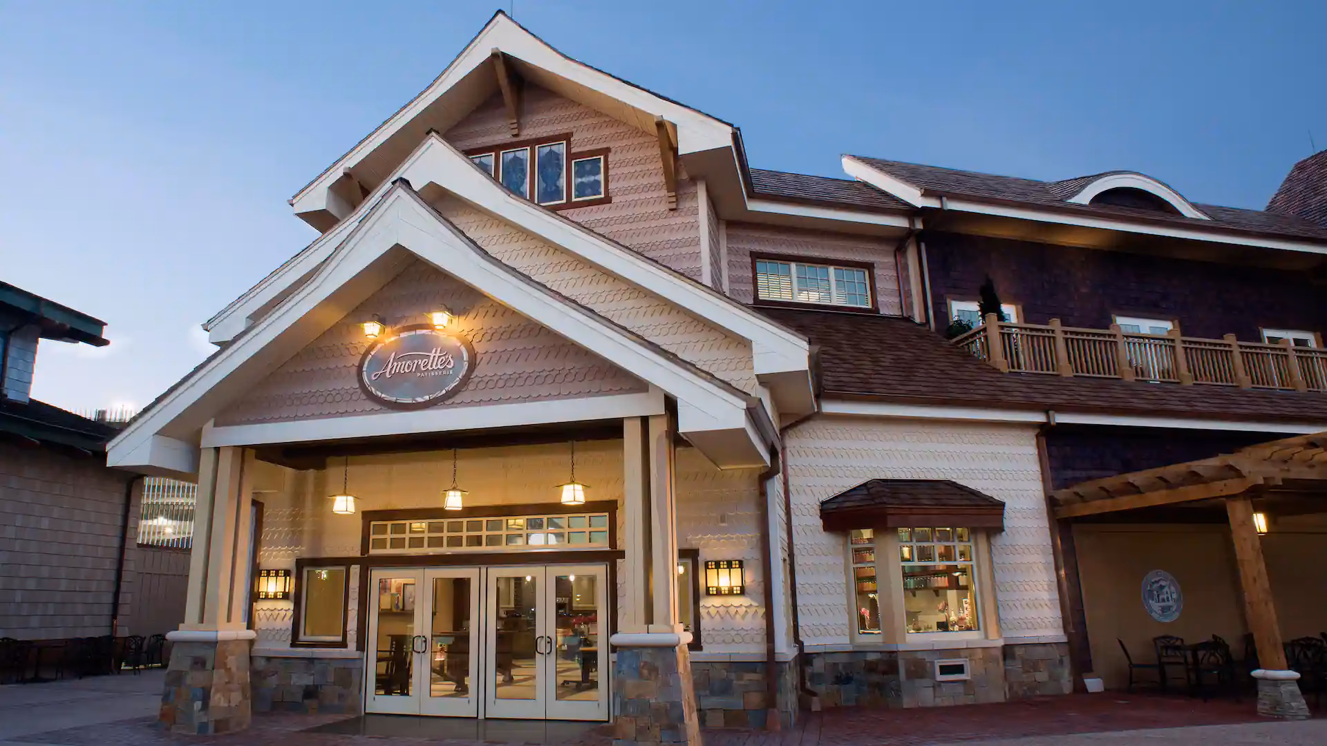 Is Amorettes cake decorating worth it?