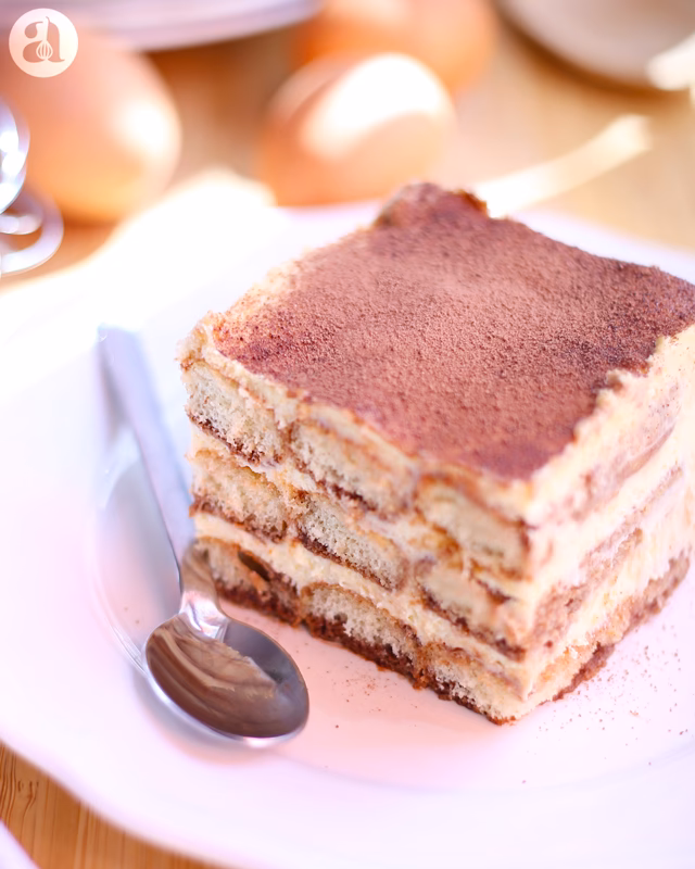 ¿Cuáles son los ingredientes de la tarta de tiramisú?