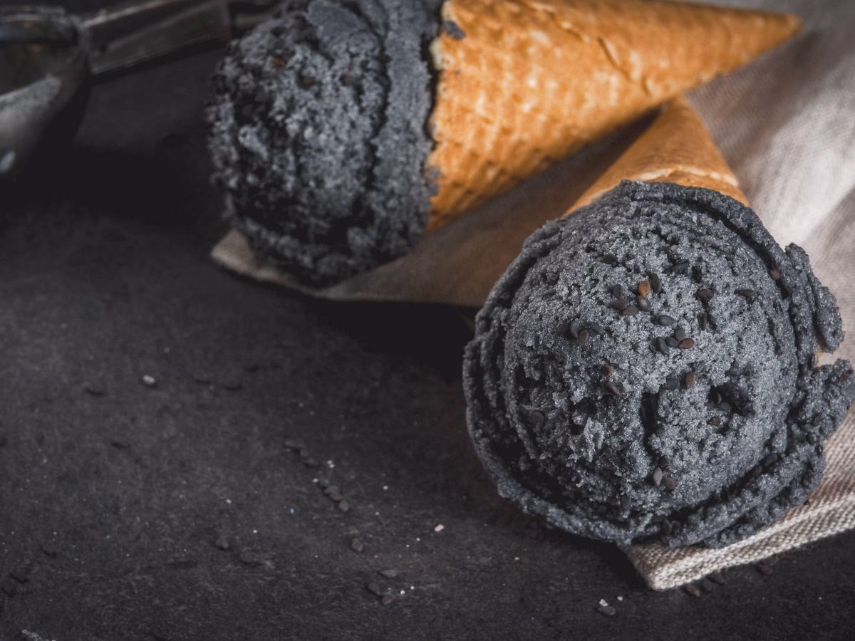 ¿Es seguro hornear con carbón activado?