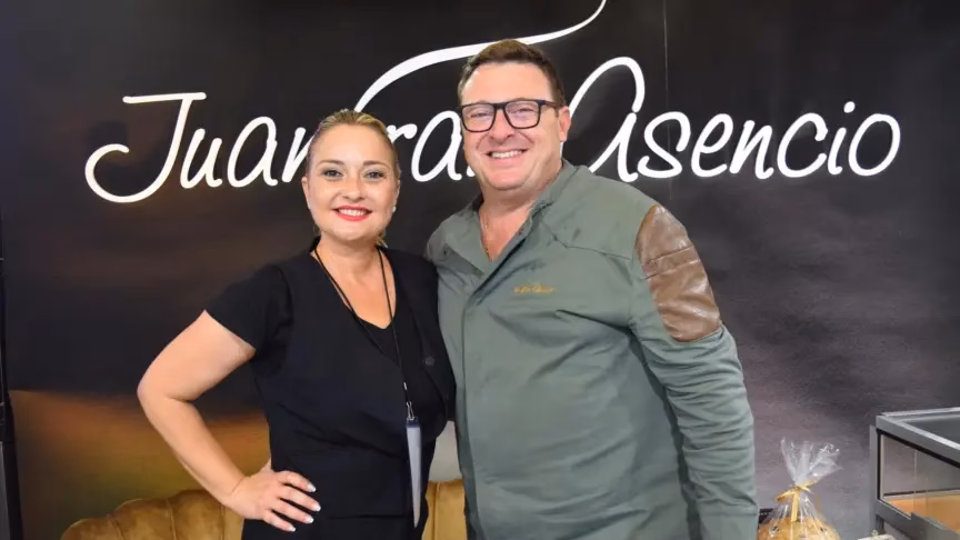 ¿Qué negocios tiene Carlos Herrera?