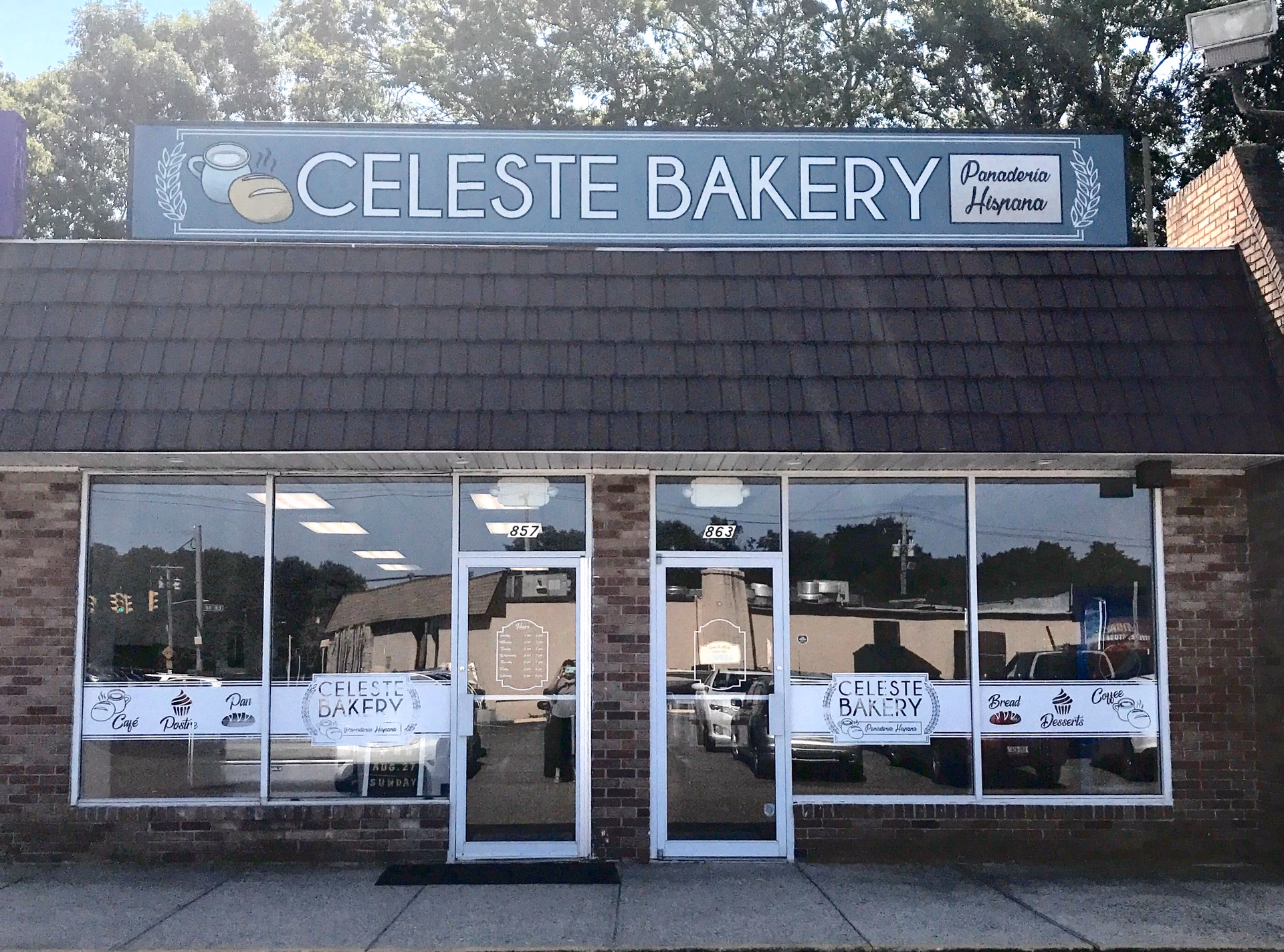 ¿Qué tiene la torta celeste?