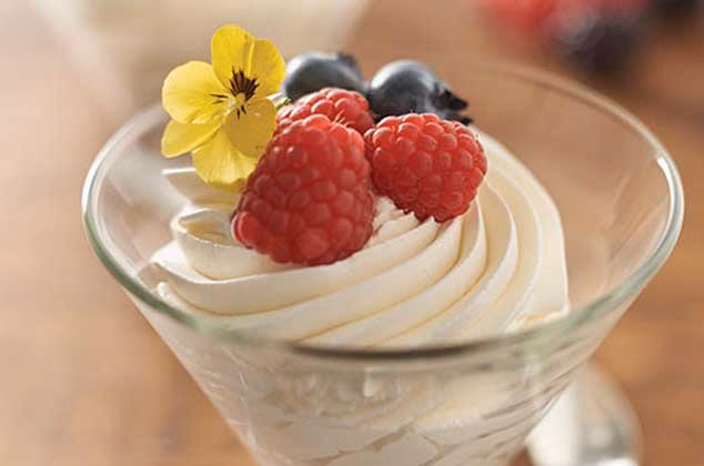 ¿Puedo usar champán en lugar de agua en la mezcla para pastel?