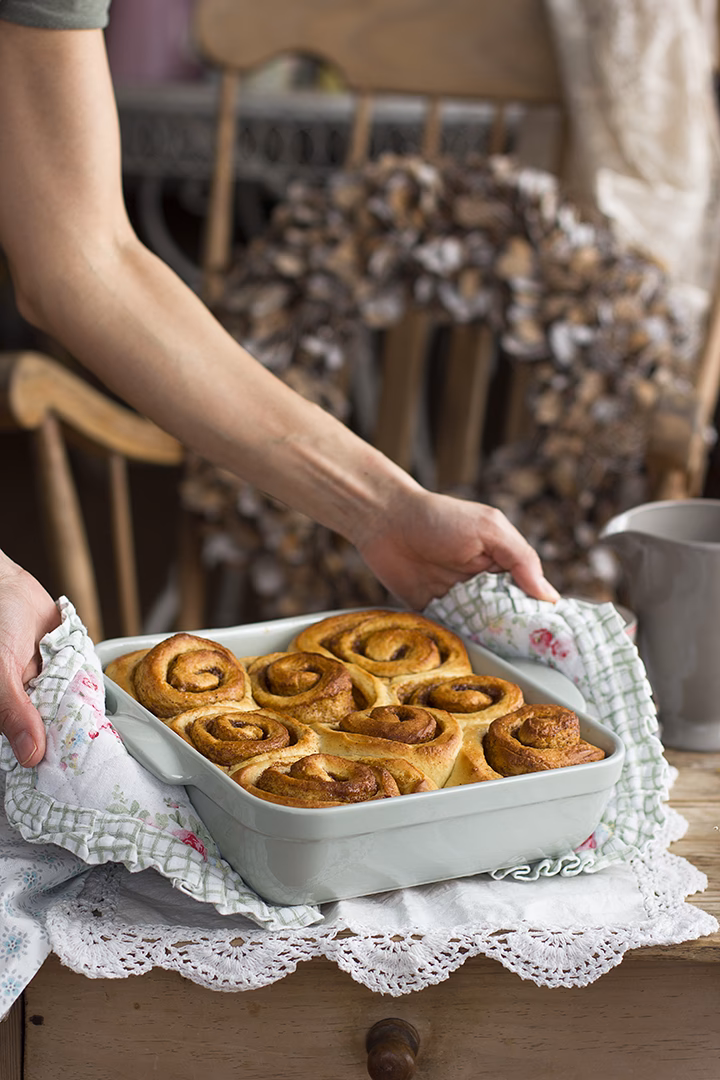 ¿Qué se necesita para hacer roles de canela?