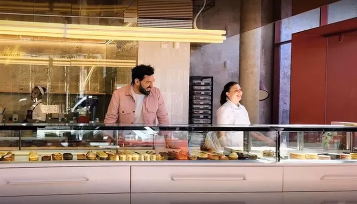 ¿Dónde trabaja Damián Betular?