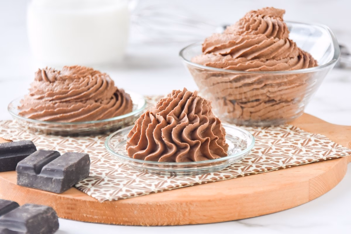 ¿Qué relleno es una mezcla de chocolate y crema?