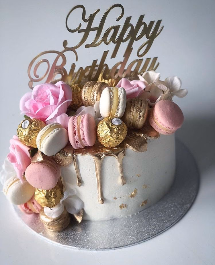 ¿Cuál es el simbolismo del pastel de cumpleaños?