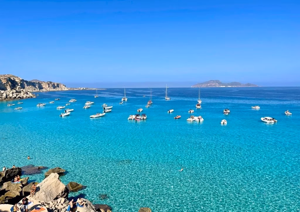 ¿Cómo se llama la isla más grande de Italia?