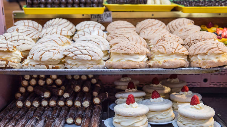 ¿Cuánto cuesta una rosca de reyes en Pastelería Suiza?