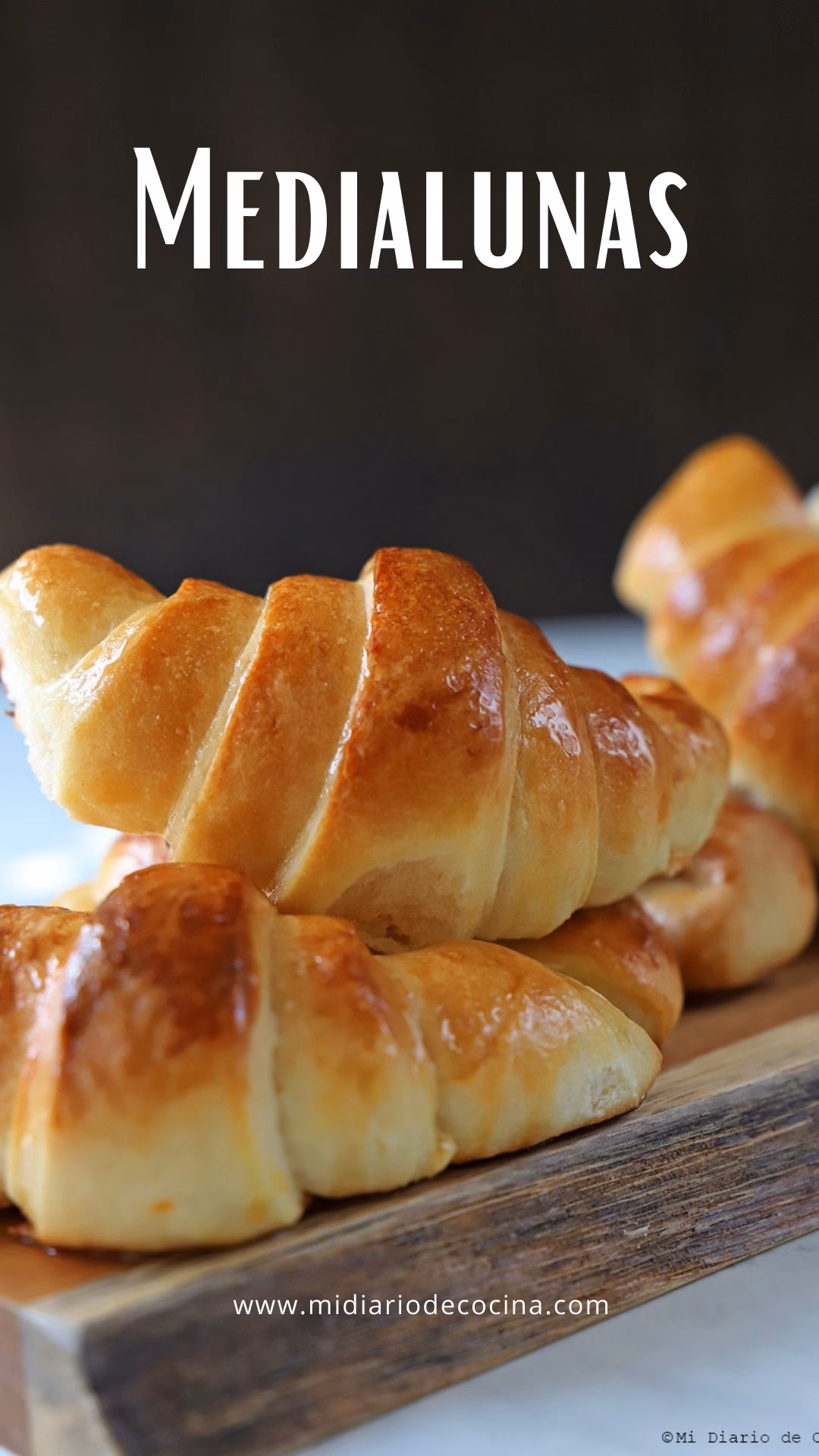 ¿Cómo se escribe medialuna factura?