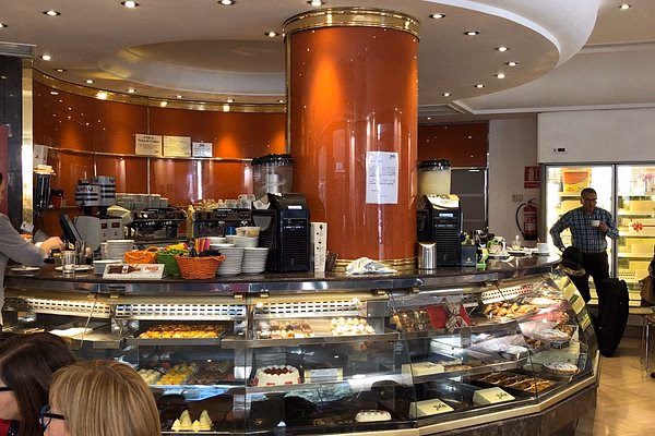 ¿Qué es el pionono en Granada?