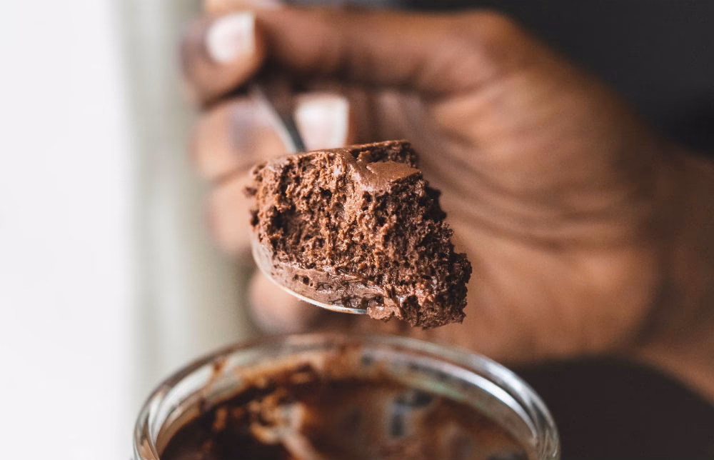 ¿Cuáles son los tres componentes de la mousse de crema bávara?