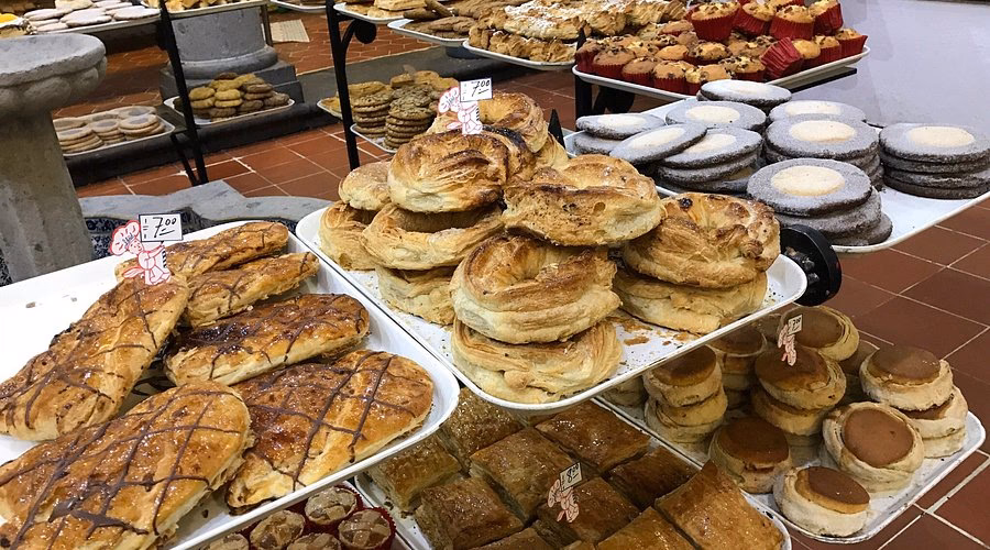 How do you pronounce pasteleria?