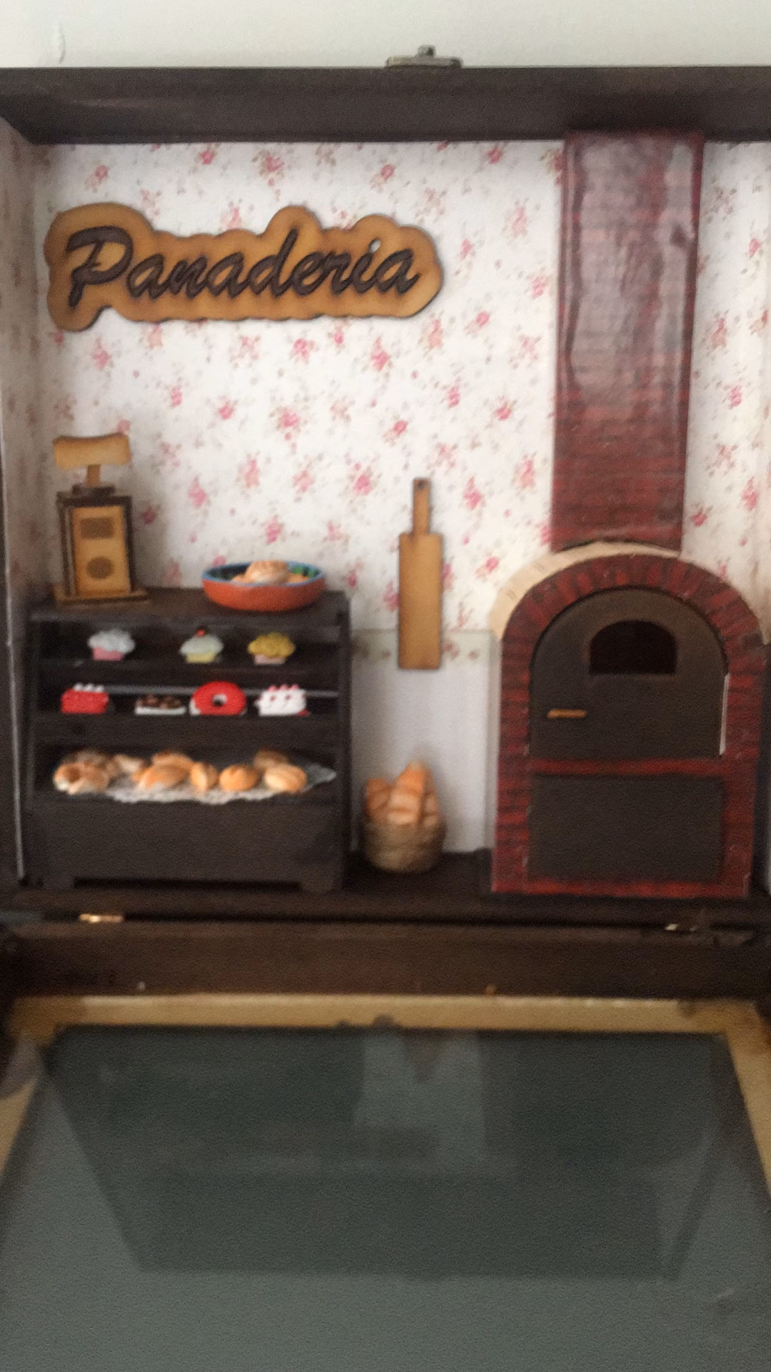 ¿Qué es un auxiliar de escenografía?