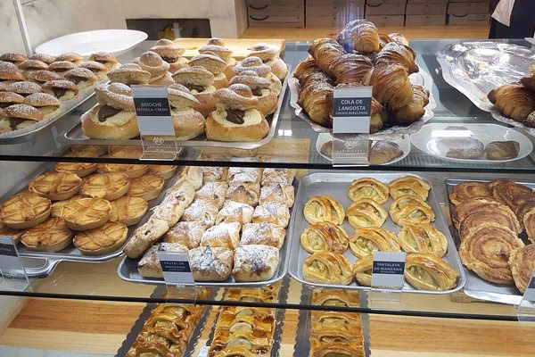 ¿Qué productos ofrece Panadería Venezolana Donna?