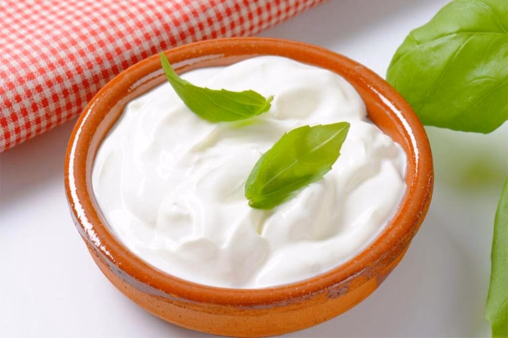 ¿Para qué se utiliza la crema de leche en la cocina?