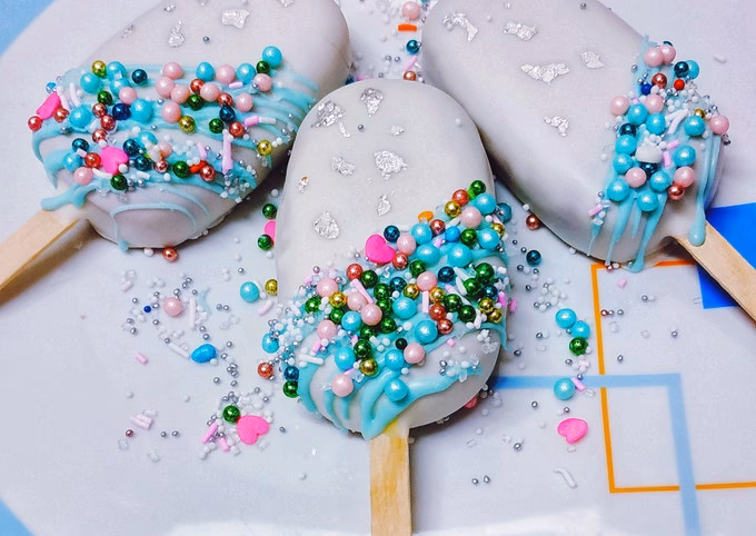 ¿Qué ocupas para hacer cake pops?